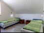 Balatonszemesen medencés apartmanházban klimatizált tetőtéri apartman kiadó