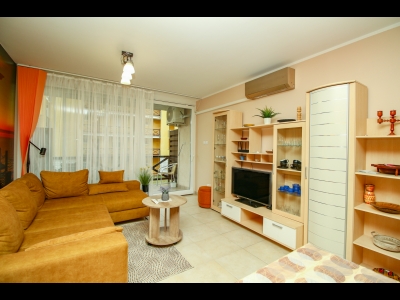 Balatonőszödi Hullám Üdülőparkban modern szállás kiadó vízparti apartmanban  max. 5+1 főnek