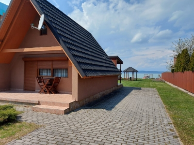 In Balatonszárszó 50 sqm house with own coast is for rent for max. 6   persons