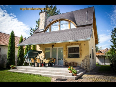 New built holiday house 50 metres from the Balaton for 8 persons